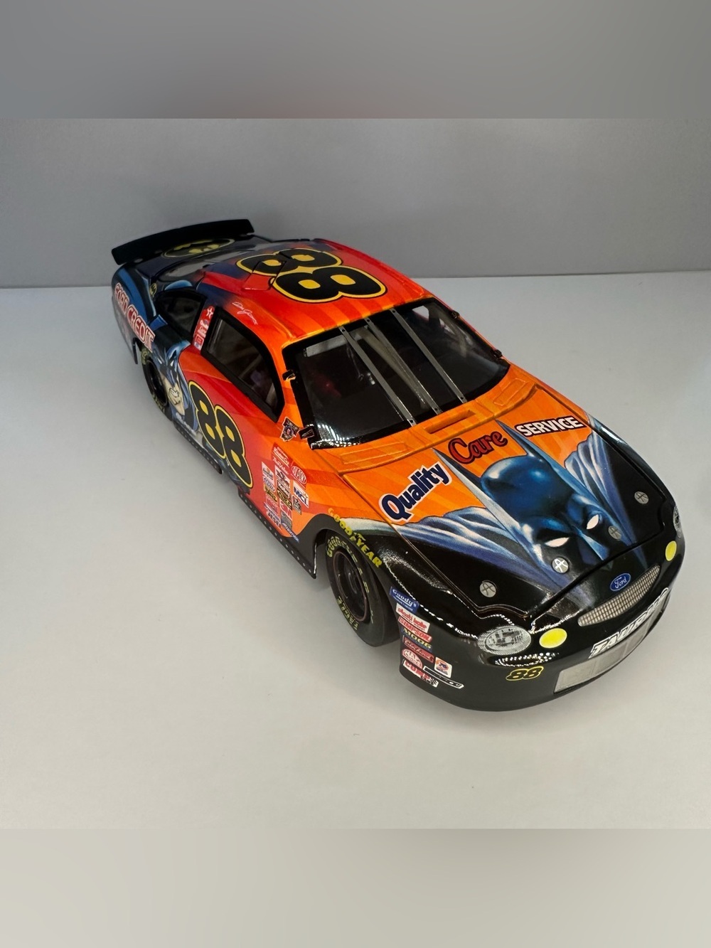 1998 Dale Jarrett Elite 50th Anniversary #88 Batman Ford Credit Die-Cast NASCAR - Picture 3 of 17